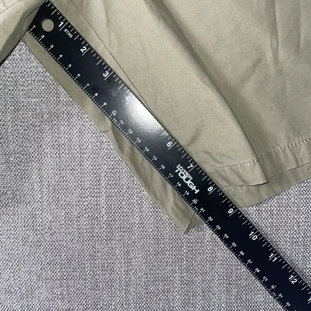 Columbia Chino Shorts Mens 34x8 Khaki Flat Front Zip Fly Hiking Everyday Wear